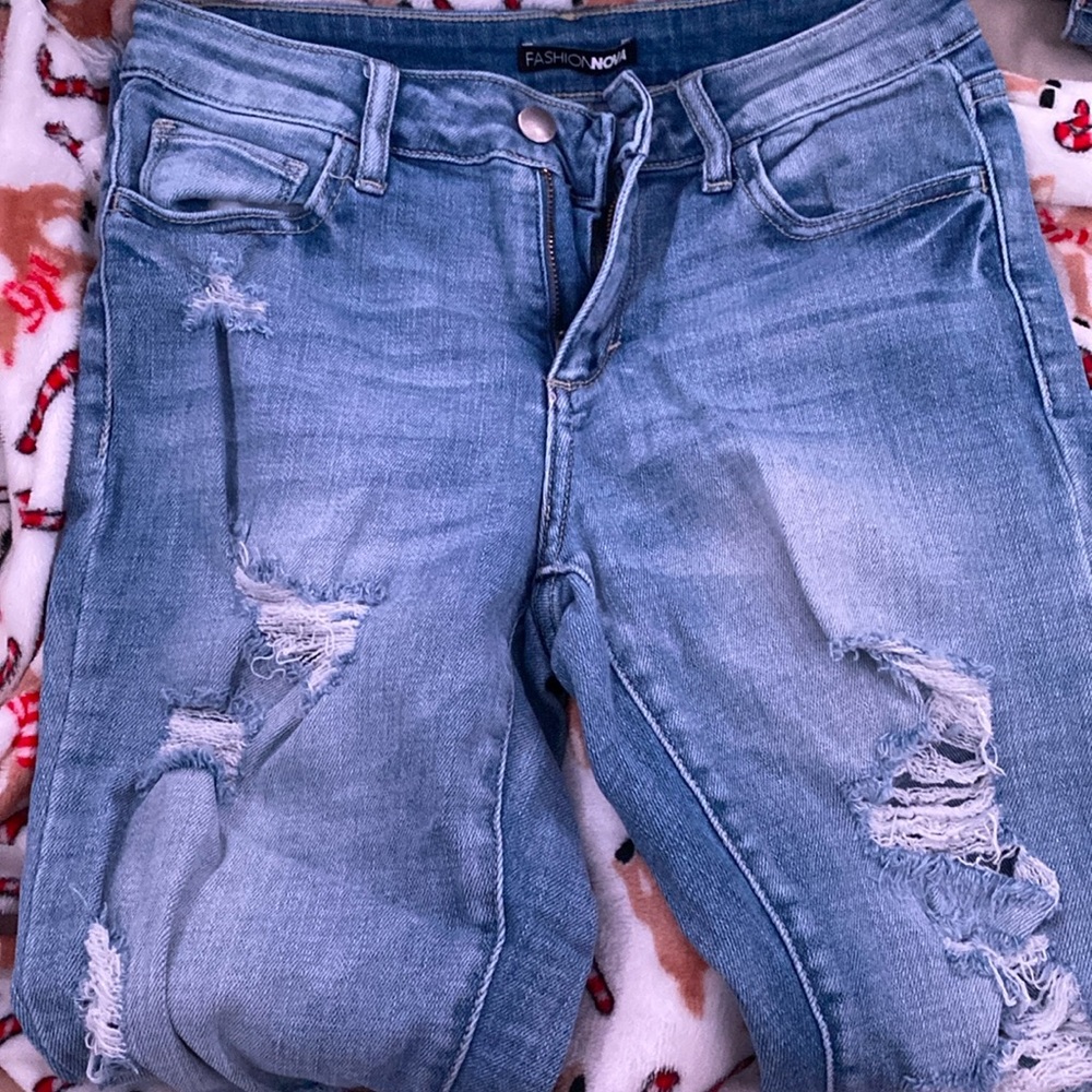 blue ripped skinny jeans